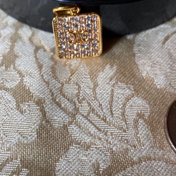 Celine, Fashion Gold and Crystal Pendant , small but blingy beauty - Picture 3 of 5